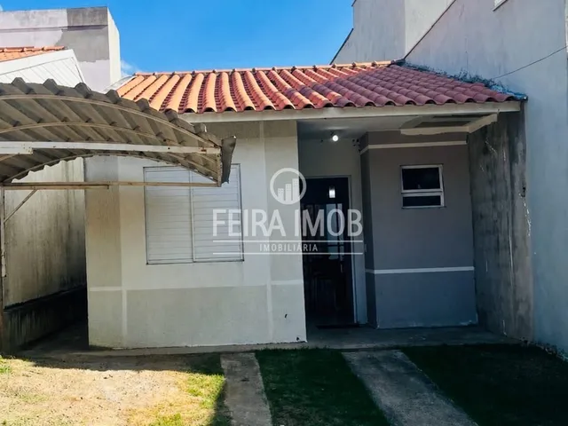 Imagem: A casa possui 2 Dormitórios, 1 Banheiro, 2 Vagas na