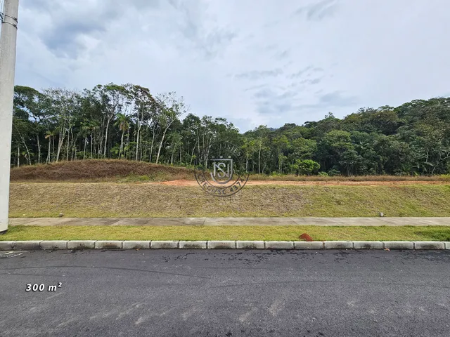 Imagem: O terreno possui 300m² de Área e está localizado em
