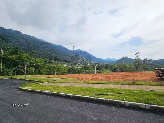 Imagem: O terreno possui 337m² de Área e está localizado em