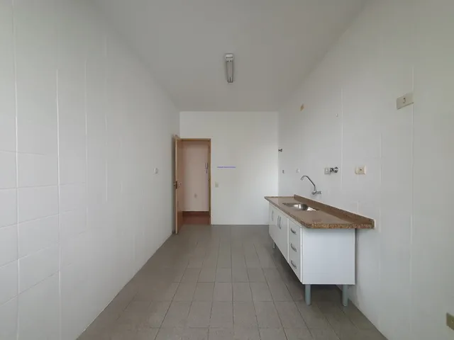 Imagem 3: Condomínio com Portaria, Salão de Festas e Área externa - Solarium. Ótima