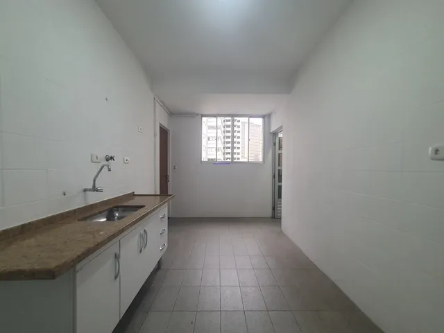 Imagem 2: Condomínio com Portaria, Salão de Festas e Área externa - Solarium. Ótima