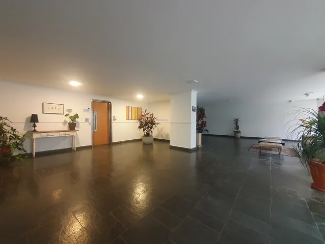 Imagem 14: Condomínio com Portaria, Salão de Festas e Área externa - Solarium. Ótima