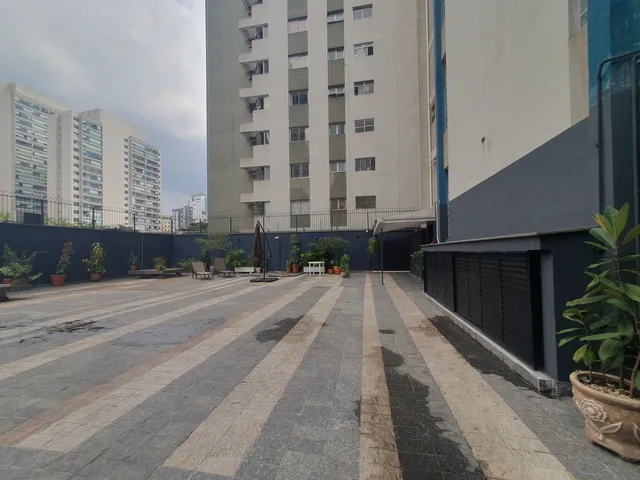 Imagem 9: Condomínio com Portaria, Salão de Festas e Área externa - Solarium. Ótima