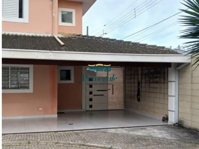 Imagem: A casa em condomínio possui 3 Dormitórios, 2 Banheiros, 3