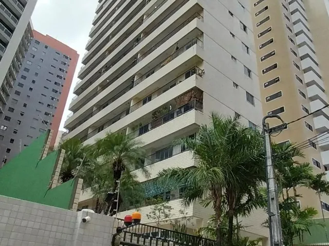 Imagem: Muito perto da beira mar, 200 metros, prédio