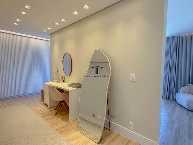 Imagem 5: Casa Alto Padrão mobiliada com 4 Suítes, Piscina e Vista em Alphaville Vespasian