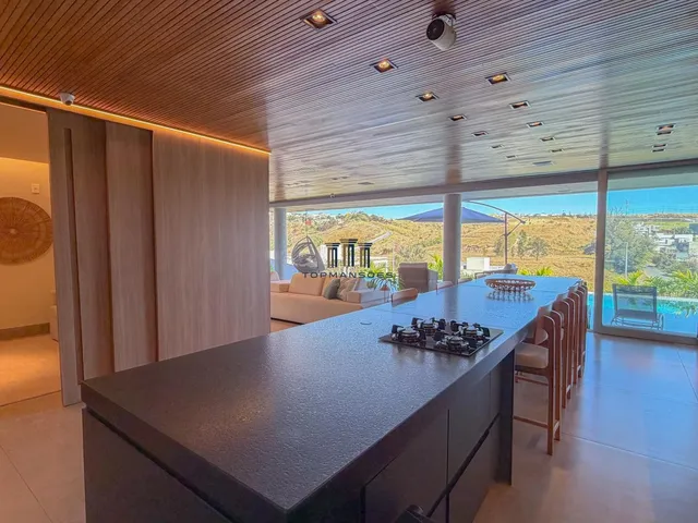 Imagem 9: Casa Alto Padrão mobiliada com 4 Suítes, Piscina e Vista em Alphaville Vespasian