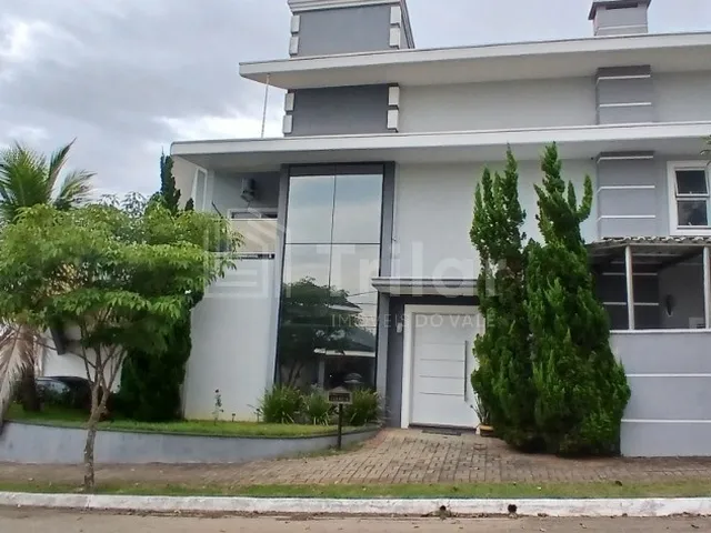 Imagem: Casa de Esquina com Quartos Dormitórios