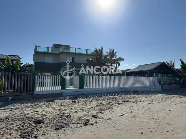 Imagem: Triplex, com 5 quartos pé na areia, em