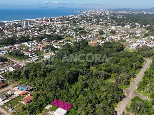 Imagem 4: Terreno medindo 375m², próximo a entrada da cidade, à venda em Itapoá/Sc, na Barra do