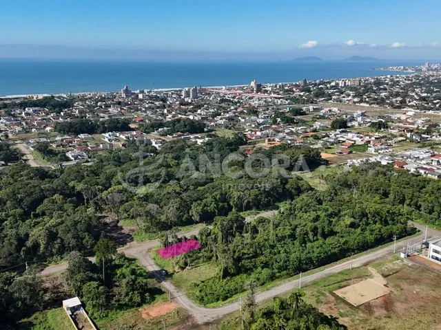 Imagem 5: Terreno limpo e aterrado, pronto para construir medindo 375m², à venda próximo a