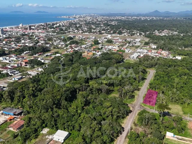 Imagem 7: Terreno limpo e aterrado, pronto para construir medindo 375m², à venda próximo a