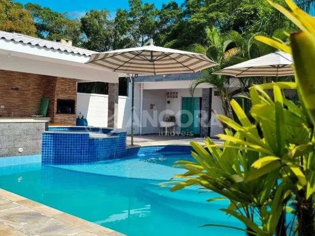 Imagem: Casa com 04 suítes e área de lazer com