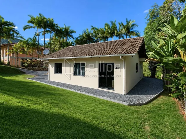 Imagem: Casa com 3 Quartos e Terreno de 600 m²