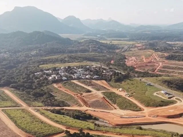 Imagem: O terreno possui 360m² de Área, Imóvel novo e está