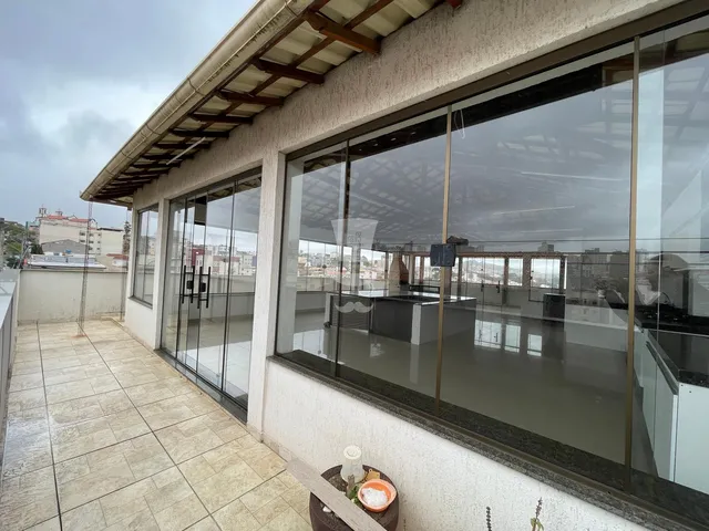 Imagem: Casa à venda com 4 quartos, sendo 1 suíte