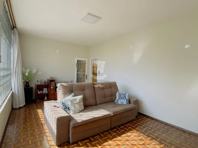 Imagem 8: Casa à venda no Centro em Barbacena com 4 quartos sendo 1 suíte