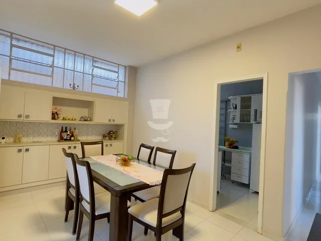 Imagem 4: Casa à venda no Centro em Barbacena com 4 quartos sendo 1 suíte