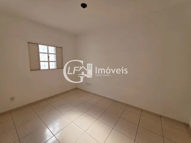 Imagem 4: Imperdível Oportunidade: Próximo Ao Colégio Militar, Bairro Coophasul - 2 Quartos, 2 Salas, 1 Banheiro, 1 Vaga!