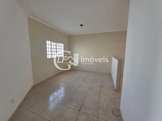 Imagem 3: Imperdível Oportunidade: Próximo Ao Colégio Militar, Bairro Coophasul - 2 Quartos, 2 Salas, 1 Banheiro, 1 Vaga!