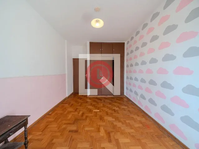 Imagem 12: Este espaçoso apartamento em São Paulo oferece uma excelente oportunidade para quem