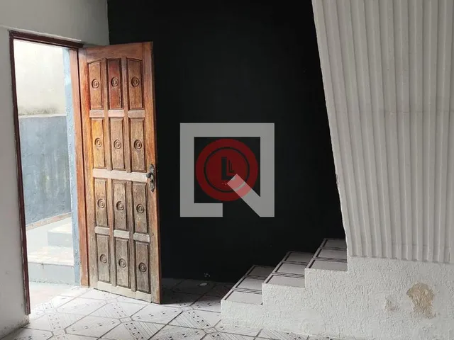 Imagem: Casa antiga o terreno possui 180 mts duas