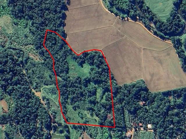 Imagem 10: ? Chácara com 4,85 hectares, rio para banho e pesca, vista para as montanhas –