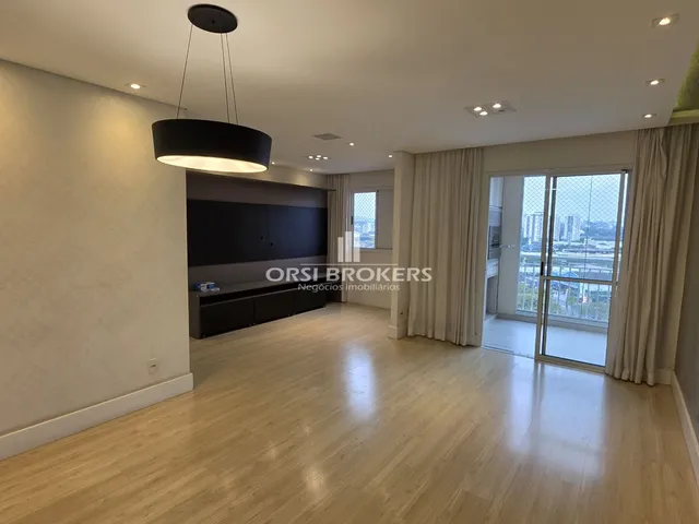 Imagem: O apartamento possui 5 Dormitórios, 1 Suíte, 2 Banheiros,