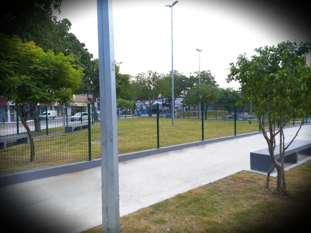 Imagem 2: Casa, Araçás, 3 Qtos, varanda, sol da manhã, garagem, portão eletrônico, quintal
