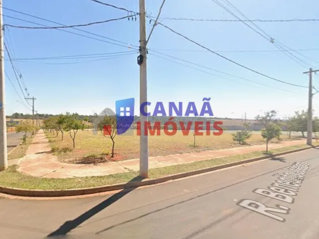 Imagem: Lote em frente a praça do bairro Nascente