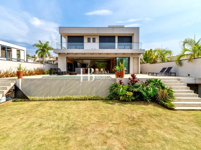Imagem: CASA DE ALTO PADRÃO PORTEIRA FECHADA NO