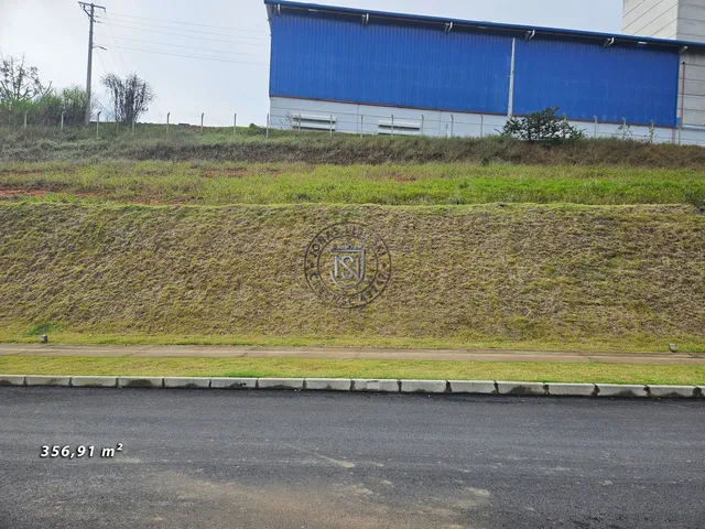 Imagem: Lote com 356,91 m²