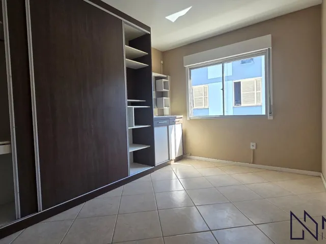 Imagem 2: Apartamento 2 dormitórios + escritório, sacada e garagem no Patronato