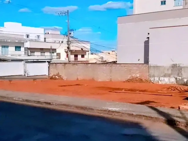 Imagem 3: Terreno à venda, 366 m² por R$ 290.000,00 - Laranjeiras - Patos de Minas/MG