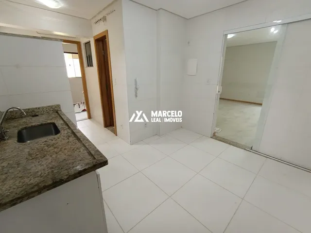 Imagem 12: Vendo apto com 3/4 suítes com dependência completa e elevador no bairro Jd Cande