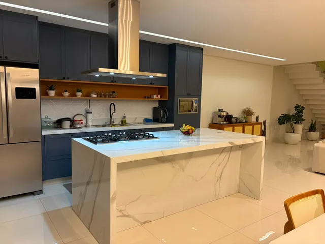 Imagem 13: Sobrado de Alto Padrão com 4 Dormitórios e Área Gourmet no Condomínio Helena Maria