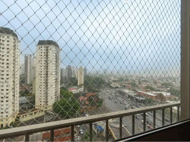 Imagem 7: Apresentamos um apartamento funcional de 70m² no 14º andar do Condomínio . O imóvel