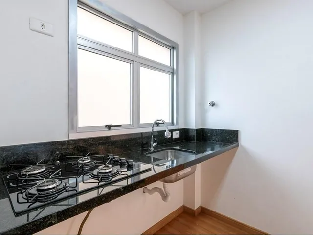 Imagem 2: Apresentamos um apartamento funcional de 70m² no 14º andar do Condomínio . O imóvel