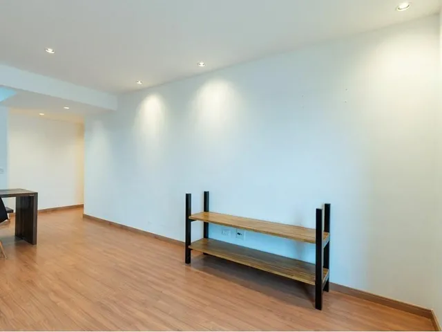 Imagem 15: Apresentamos um apartamento funcional de 70m² no 14º andar do Condomínio . O imóvel