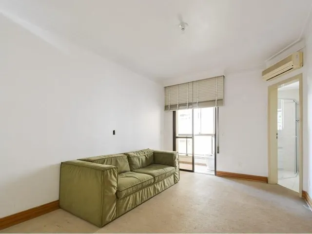 Imagem 4: Apartamento de Alto Padrão no Condomínio. Este amplo apartamento de 323 m² oferece