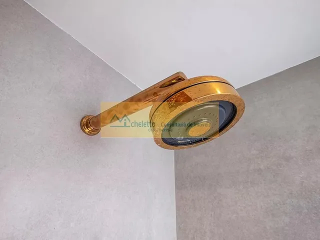 Imagem 15: O condomínio oferece instalações de lazer, incluindo uma piscina e...