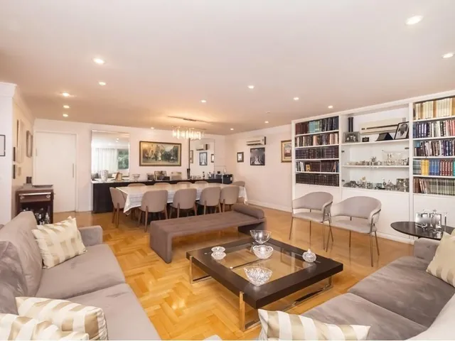 Imagem 14: Desfrute desse apartamento localizado no 2* andar . Com um total de 4 dormitórios