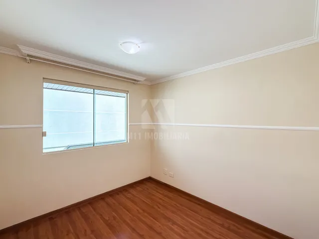 Imagem 2: Sobrado em Condomínio, 4 Quartos e 2 Suítes, Varanda, Duas Vagas e Churrasqueira no Terreno - Capão da Imbuia
