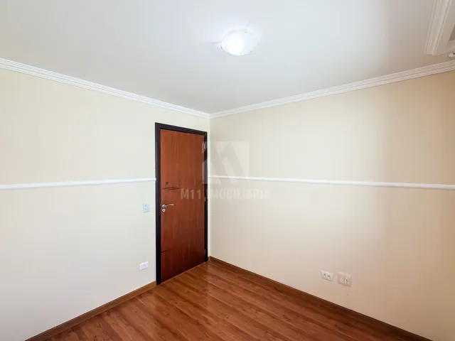 Imagem 15: Sobrado em Condomínio, 4 Quartos e 2 Suítes, Varanda, Duas Vagas e Churrasqueira no Terreno - Capão da Imbuia