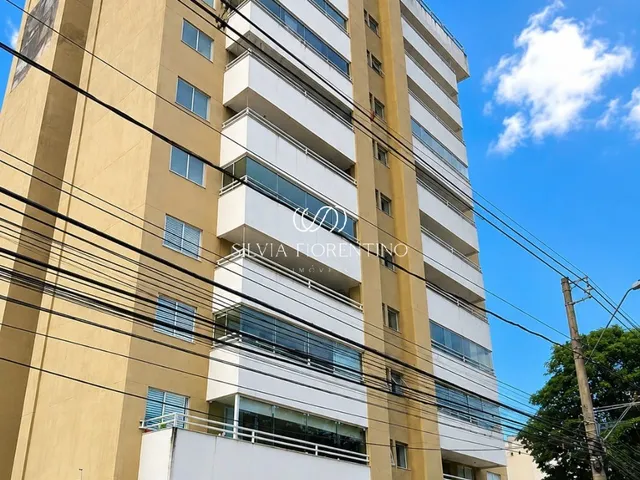 Imagem: O apartamento possui 2 Dormitórios, 1 Suíte, 2 Banheiros,