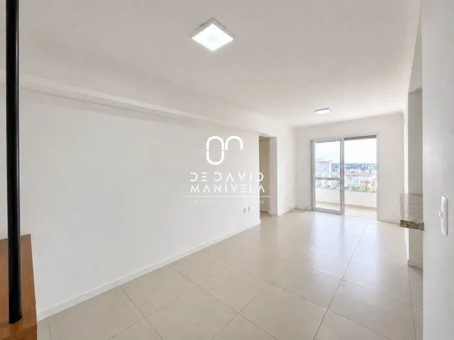 Imagem 1: Apartamento semimobiliado com sacada e churrasqueira