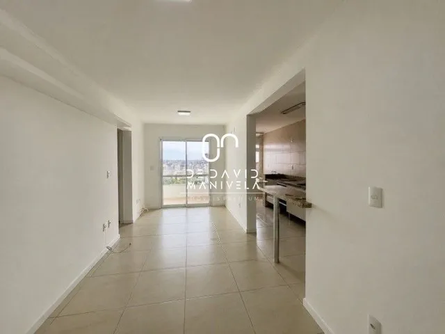 Imagem 2: Apartamento semimobiliado com sacada e churrasqueira