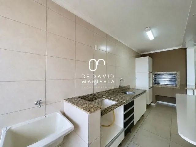 Imagem 6: Apartamento semimobiliado com sacada e churrasqueira
