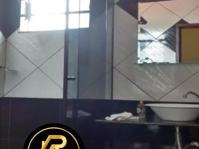 Imagem 14: Casa Comercial à Venda no Centro de Nova Iguaçu-RJ: 3 Quartos, 3 Salas, 3 Banheiros, 2