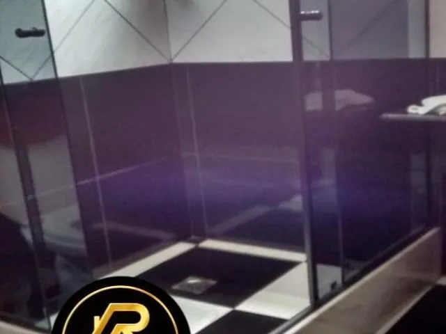 Imagem 4: Casa Comercial à Venda no Centro de Nova Iguaçu-RJ: 3 Quartos, 3 Salas, 3 Banheiros, 2